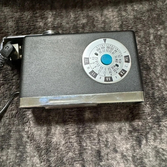 Vivitar 151 Electronic Flash 117V / 60Hz 12VA With Cord & Case - Picture 2 of 6